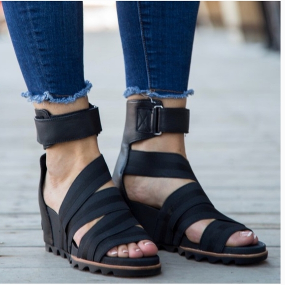 sorel joanie cuff wedge sandal